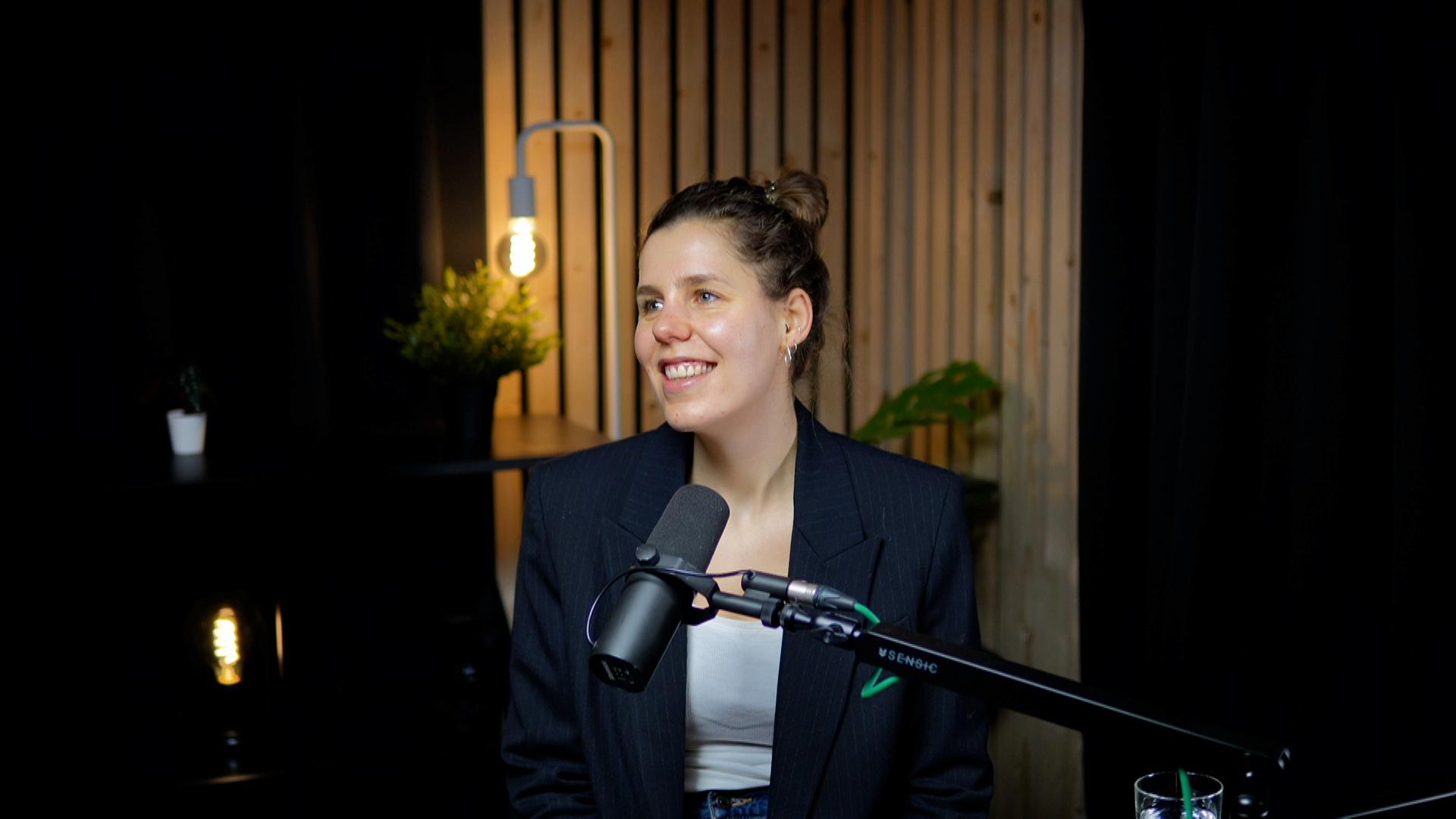 Marith tijdens de podcast